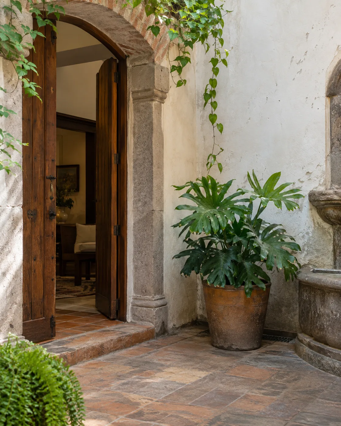 Patio de vivienda usado como imagen ilustrativa del cuidado de inmuebles